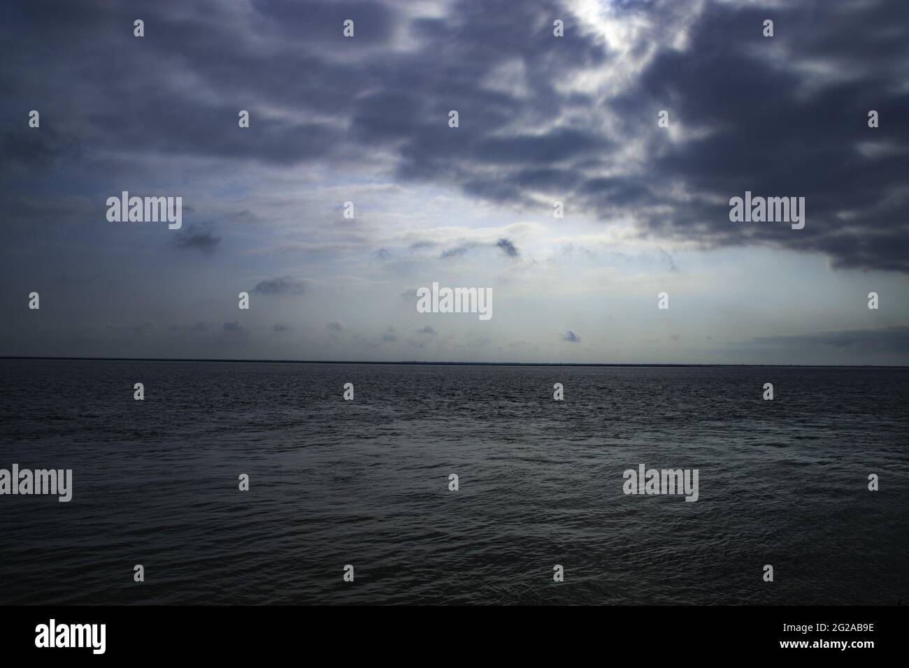 landscape-of-a-sea-under-a-cloudy-sky-on-a-gloomy-day-great-for