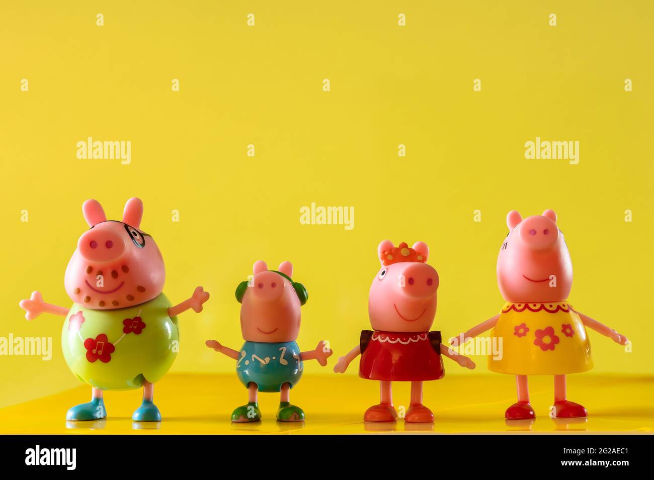 Family Picture of the Famous Cartoon Character Papa Pig and his family Stock Photo - Alamy Family Picture of the Famous Cartoon Character Papa Pig and his family Stock Photo - Alamy