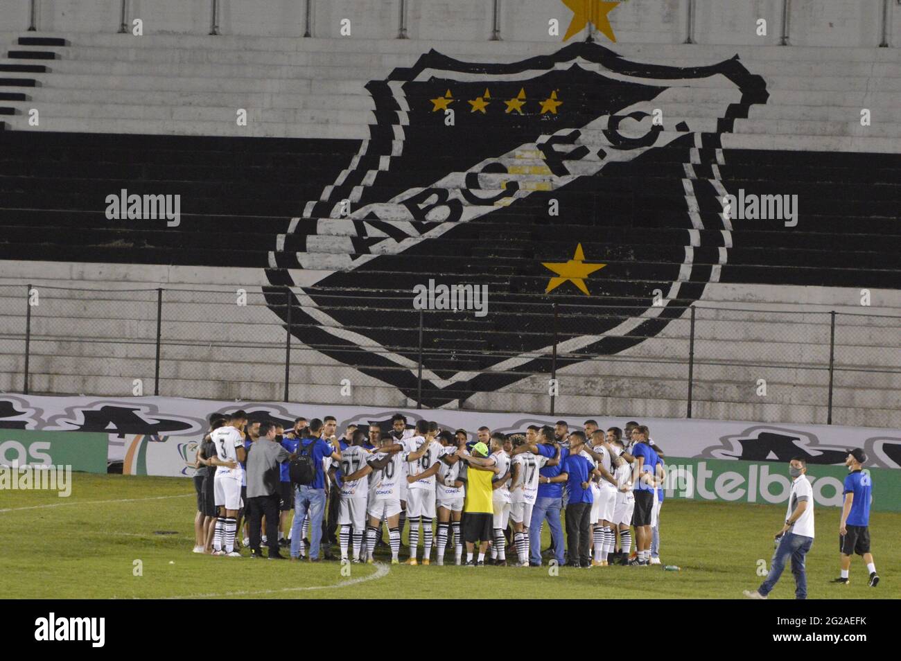 Natal, Rio Grande do Norte, Brasil. 9th June, 2021. (SPO) Brazil Soccer Cup: ABC-RN and Chapecoense. June 9, 2021, Natal, Brazil: Match between ABC-RN and Chapecoense, valid for third phase of Brazil Soccer Cup, held at Frasqueirao stadium, in Natal, on Wednesday (9). Credit: Jose Aldenir/TheNews2 Credit: Jose Aldenir/TheNEWS2/ZUMA Wire/Alamy Live News Stock Photo