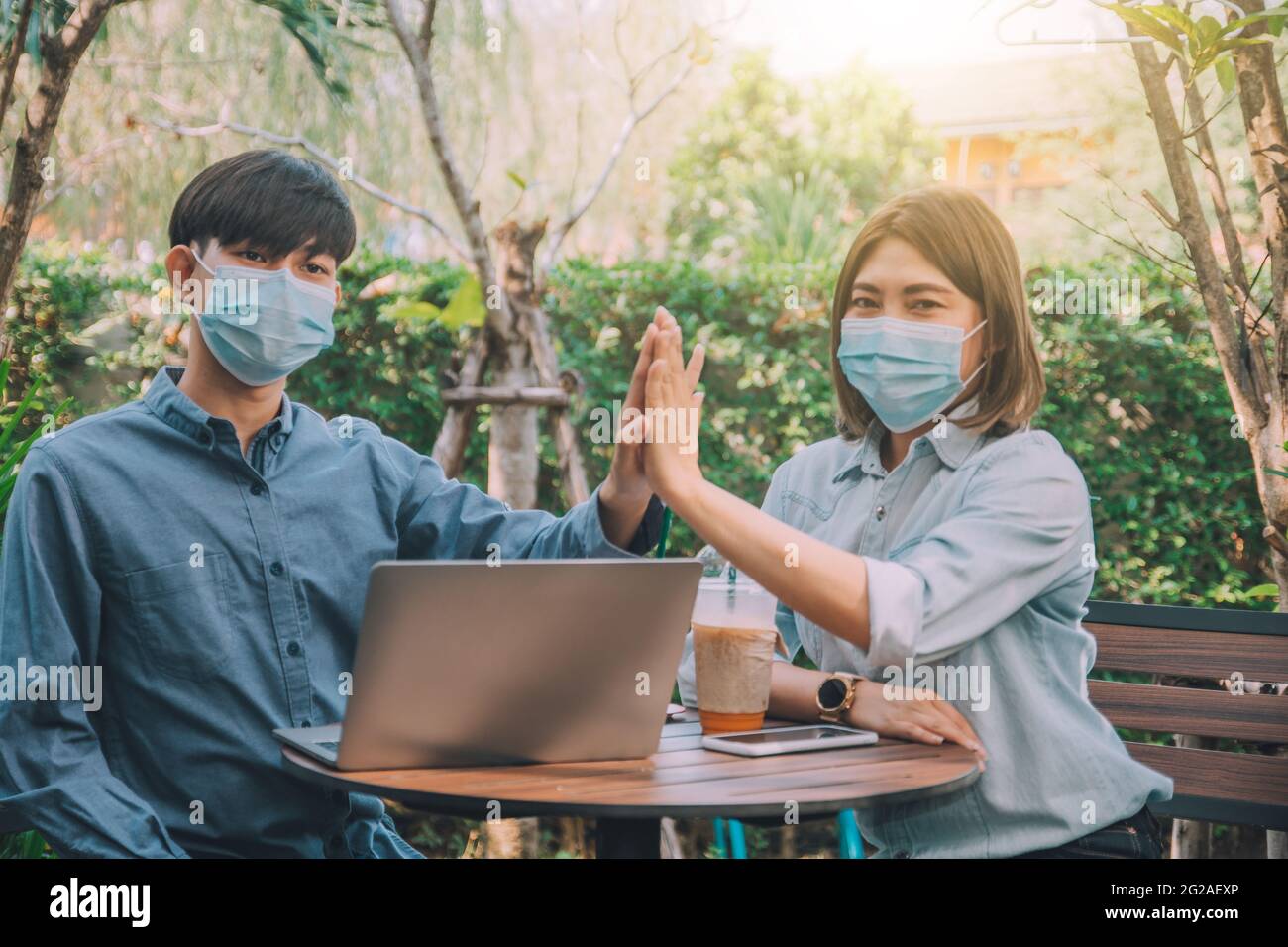 Asian female computer laptop wear hi-res stock photography and images ...