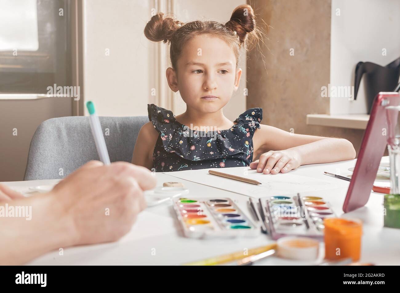 Cute girl digital art online hi-res stock photography and images - Alamy, image size:1300x954