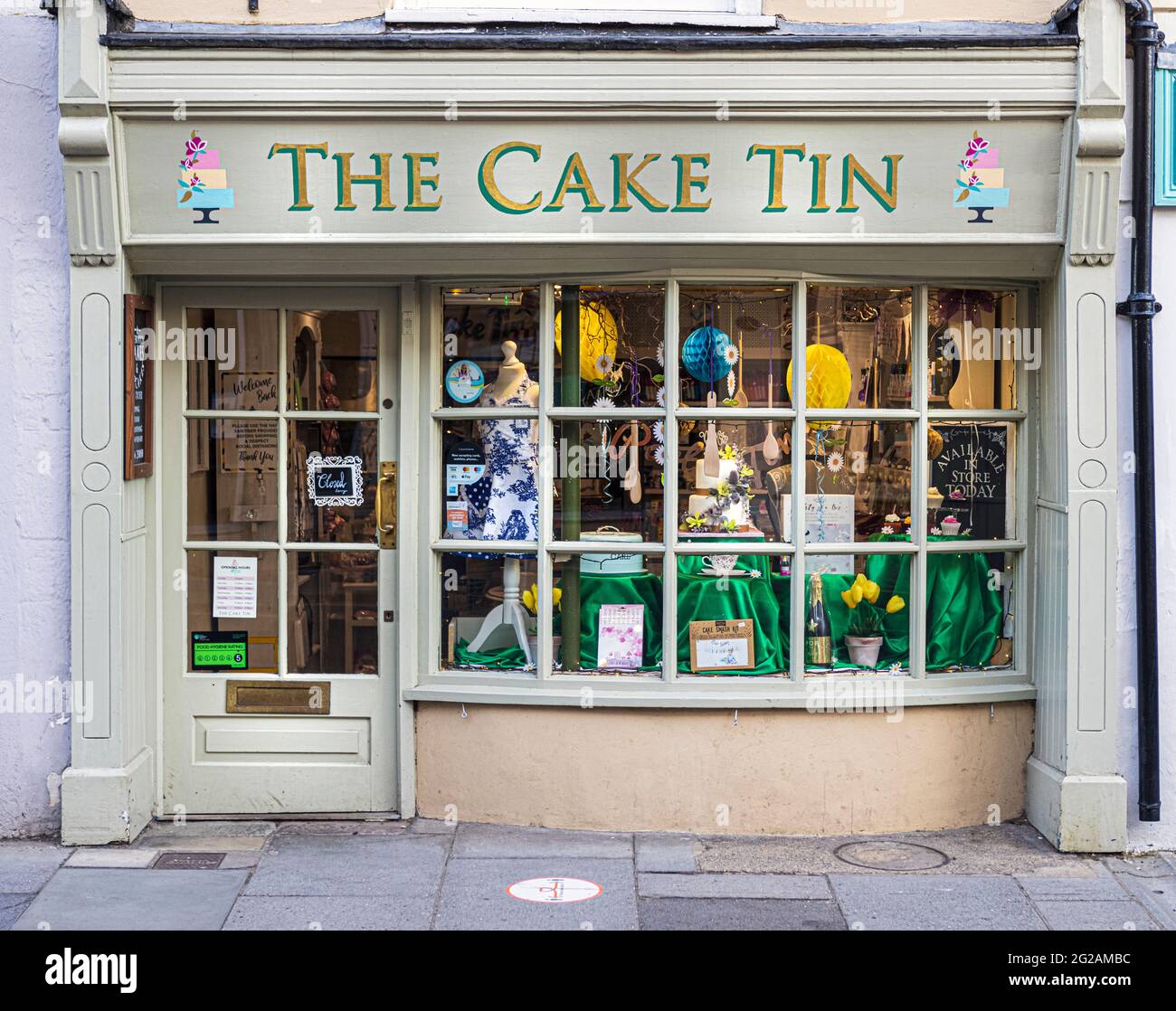 The Cake Tin a cake shop in Malmesbury, Wiltshire Stock Photo