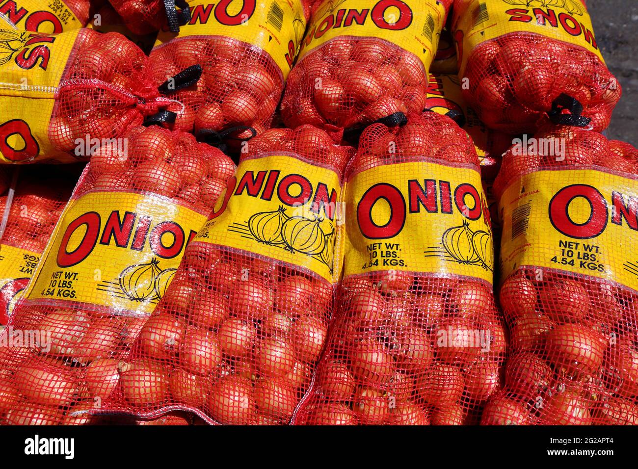 Bags of onions hires stock photography and images Alamy