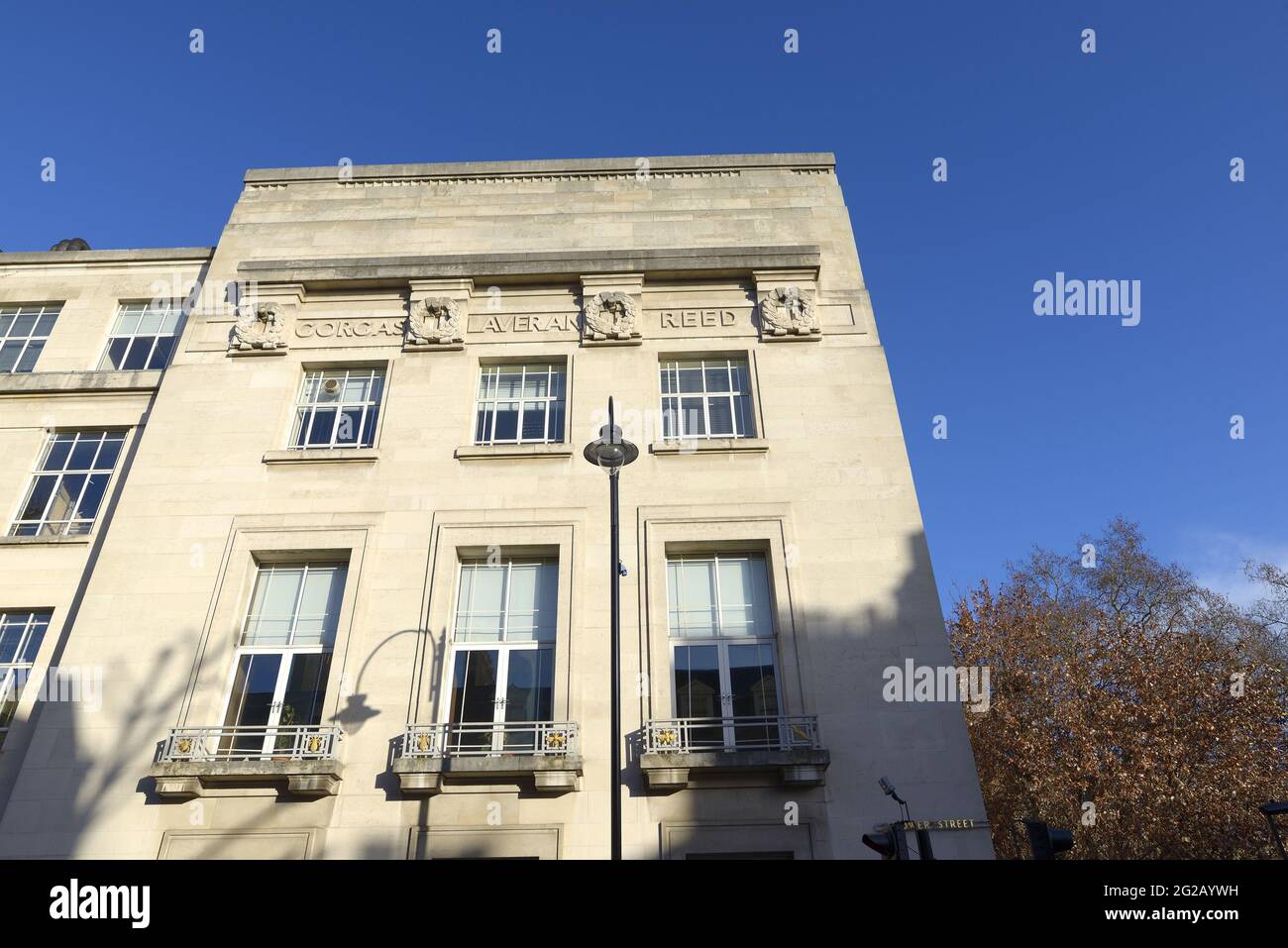 London, England, UK. London School of Hygene and Tropical Medicine (LSHTM) in Keppel Street, Bloomsbury. Names on the facade: William Crawford GORGAS Stock Photo