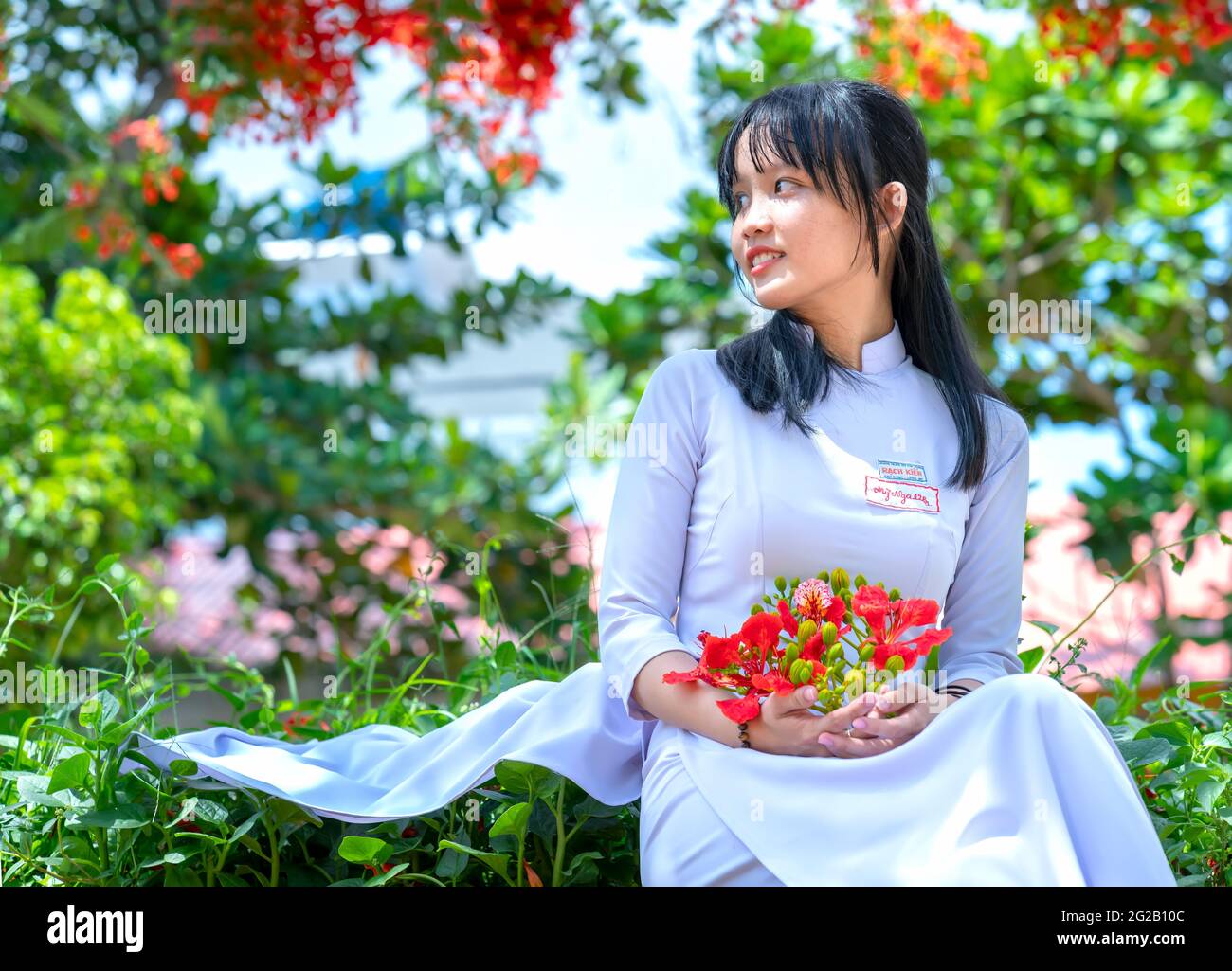 Ao dai school hi-res stock photography and images - Alamy