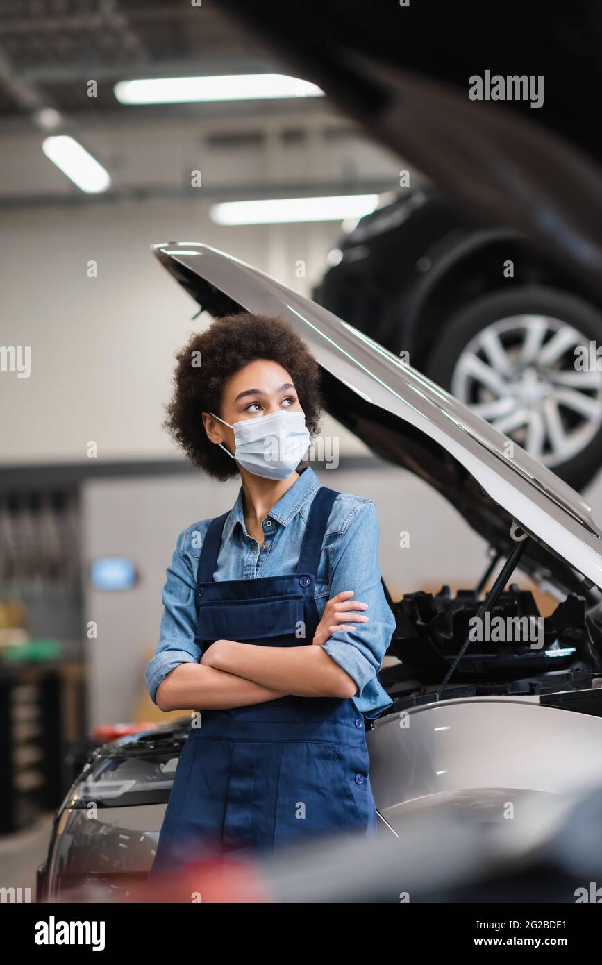 Hood arms hi-res stock photography and images - Alamy