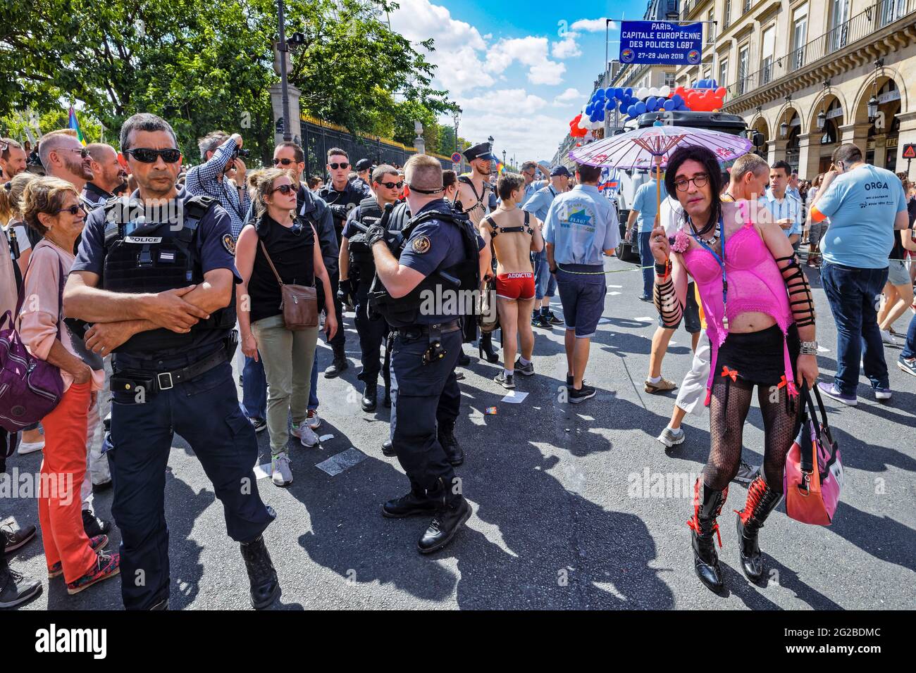 FRANCE. PARIS (75) 1ER ARR. MARCHE DES FIERTES LGBT PARADE (GAY PRIDE) ON RUE DE RIVOLI Stock Photo