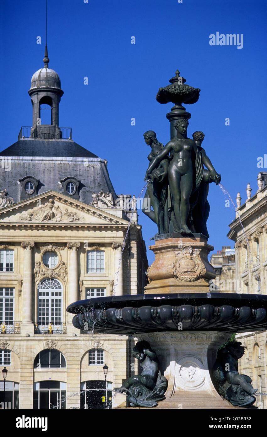 FRANCE. GIRONDE (33) CITY OF BORDEAUX. BOURSE SQUARE. BUILT AT THE END OF THE XVIII TH CENTURY BY GABRIEL ARCHITECT. THE TROIS GRACES FOUNTAIN BY VISC Stock Photo