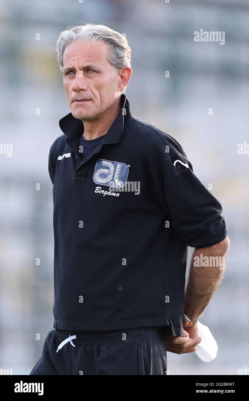 Alessandria, Italy, 9th June 2021. Marco Zaffaroni Head coach of UC Albinoleffe looks on during the warm up prior to the Serie C match at Stadio Giuseppe Moccagatta - Alessandria, Torino. Picture credit should read: Jonathan Moscrop / Sportimage Credit: Sportimage/Alamy Live News Stock Photo