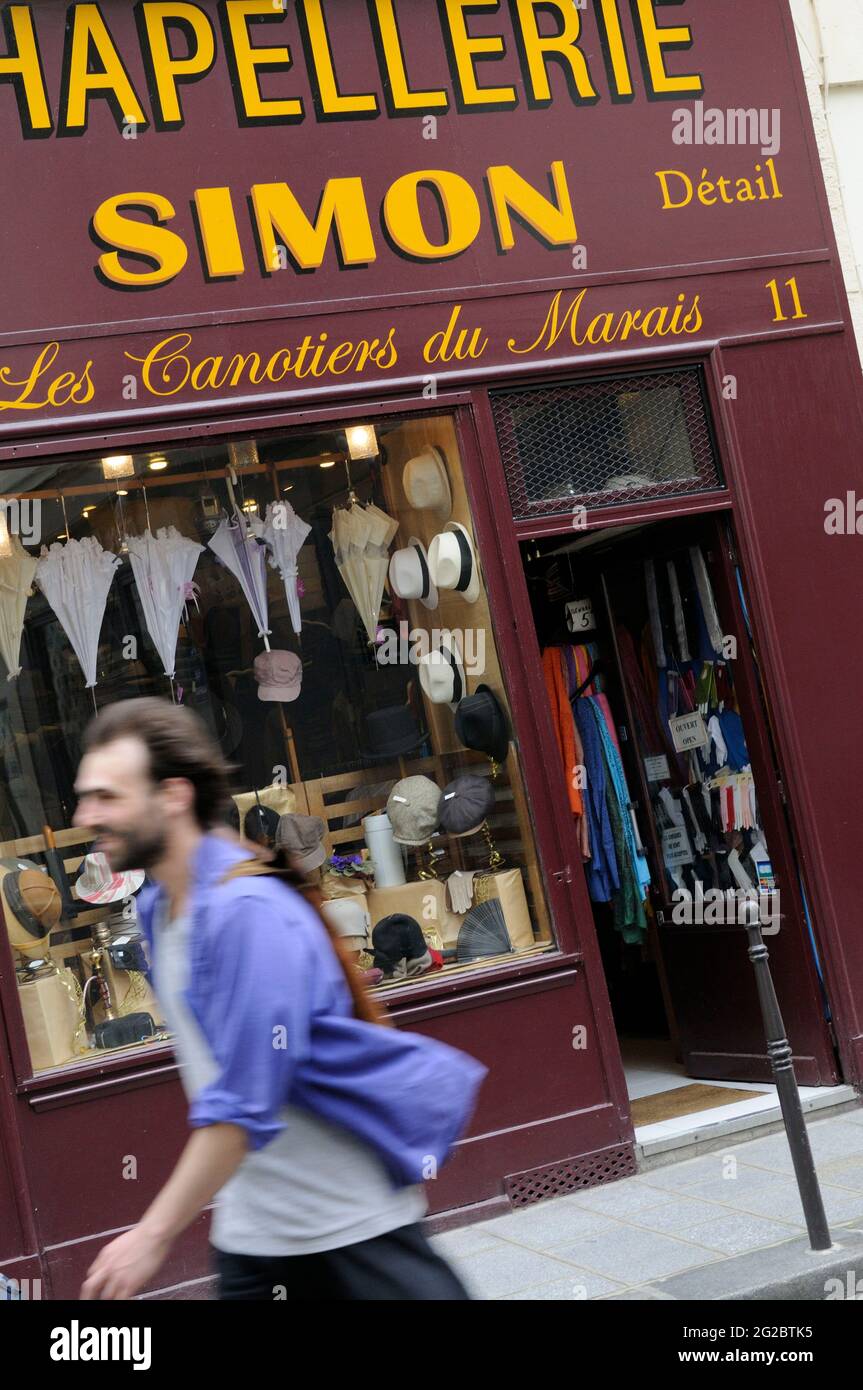 Paris hat shop marais hi-res stock photography and images - Alamy