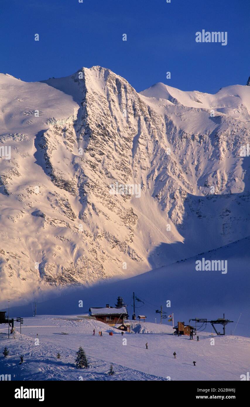 FRANCE. HAUTE-SAVOIE (74) VAL D'ARLY AND MONT-BLANC COUNTRY. MEGEVE AND SAINT-NICOLAS-DE-VEROCE RESORTS. SKIING AREA OF MONT D'ARBOIS Stock Photo