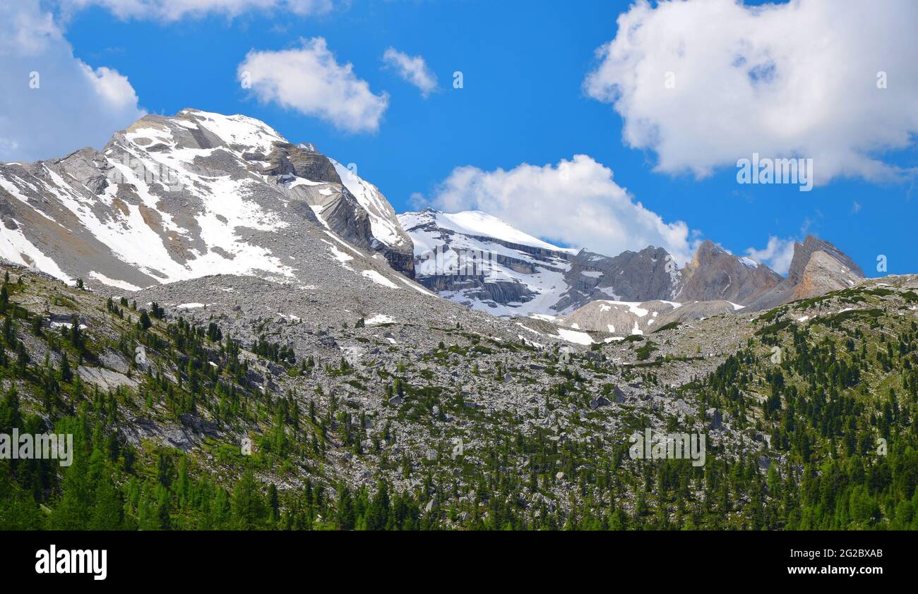 Mountain landscape in Fanes Nature Park - Italian Alps Stock Photo - Alamy