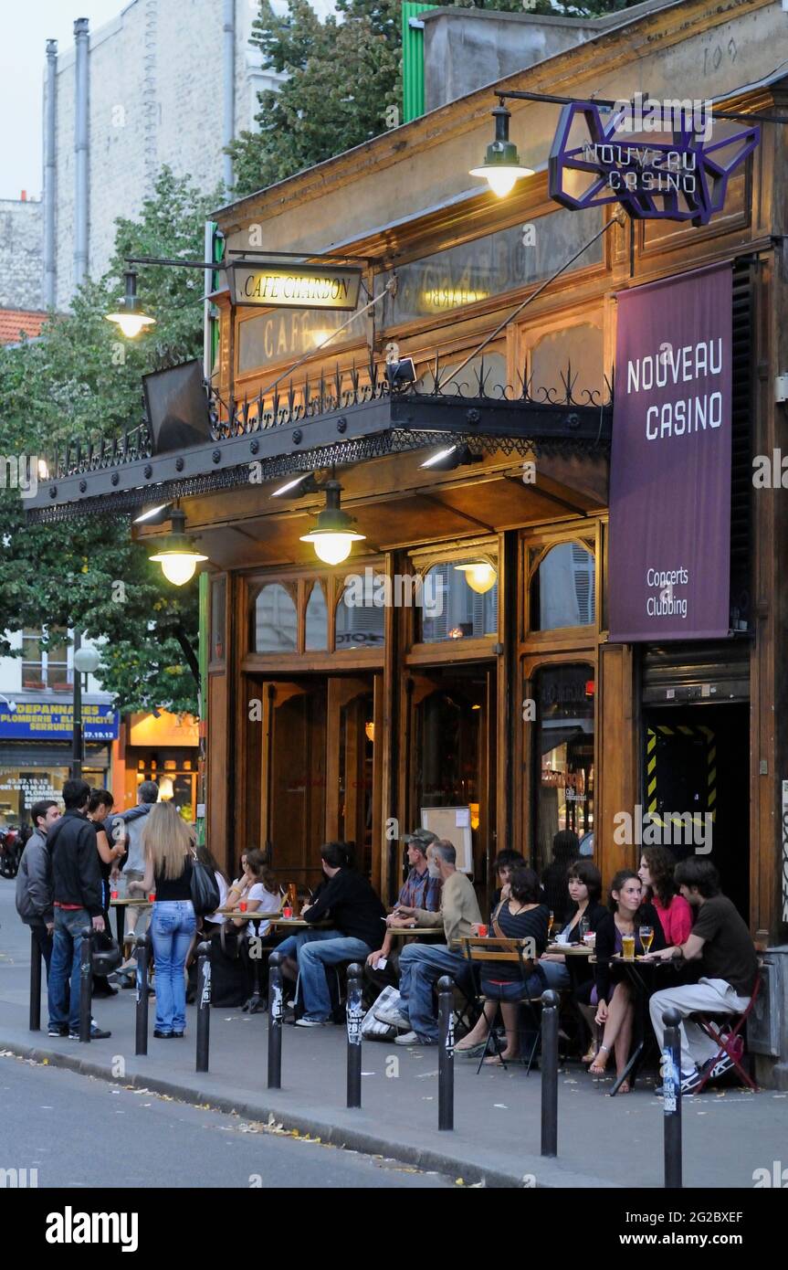 FRANCE. PARIS (75) BELLEVILLE-MENILMONTANT DISTRICT. THE CAFE LE CHARBON (RUE OBERKAMPF) Stock Photo