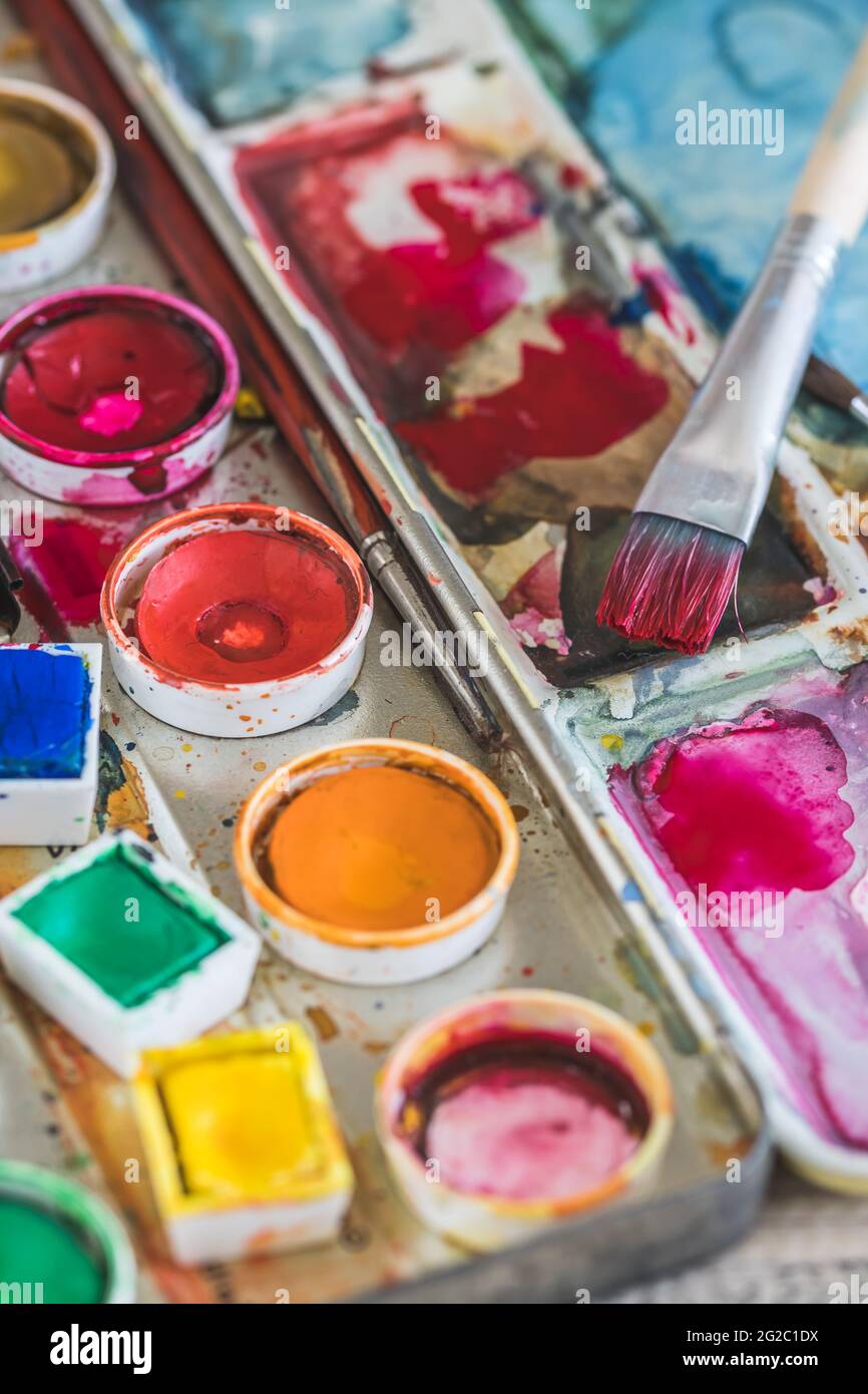 Watercolor palette hi-res stock photography and images - Page 2 - Alamy
