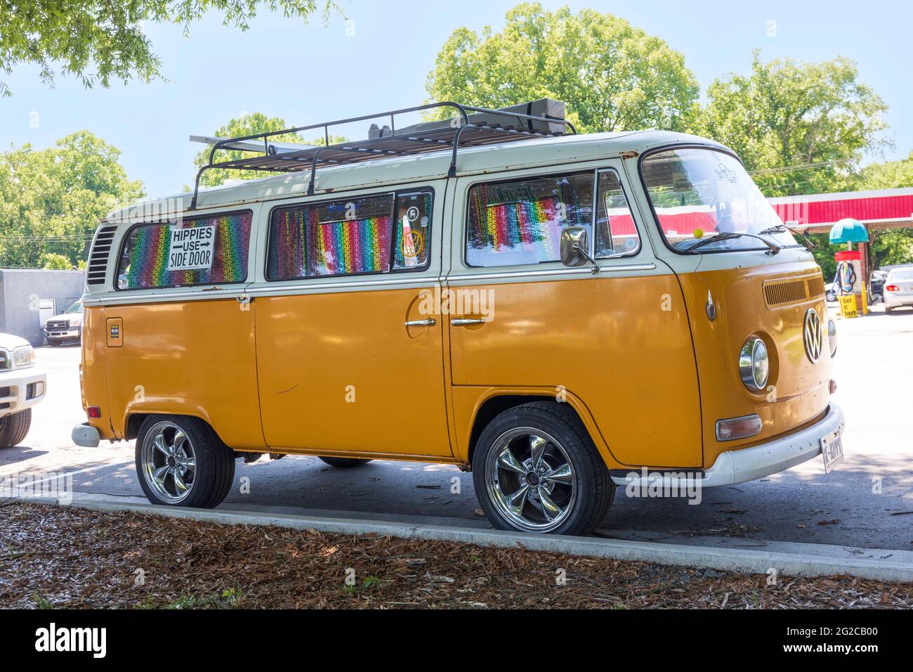 Hippie van hi-res stock photography and images - Alamy