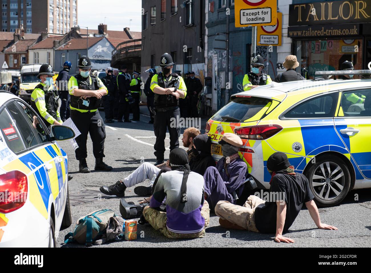 Dean Lane, Bedminster, Bristol, UK. 4th June 2021. Police raid a squat