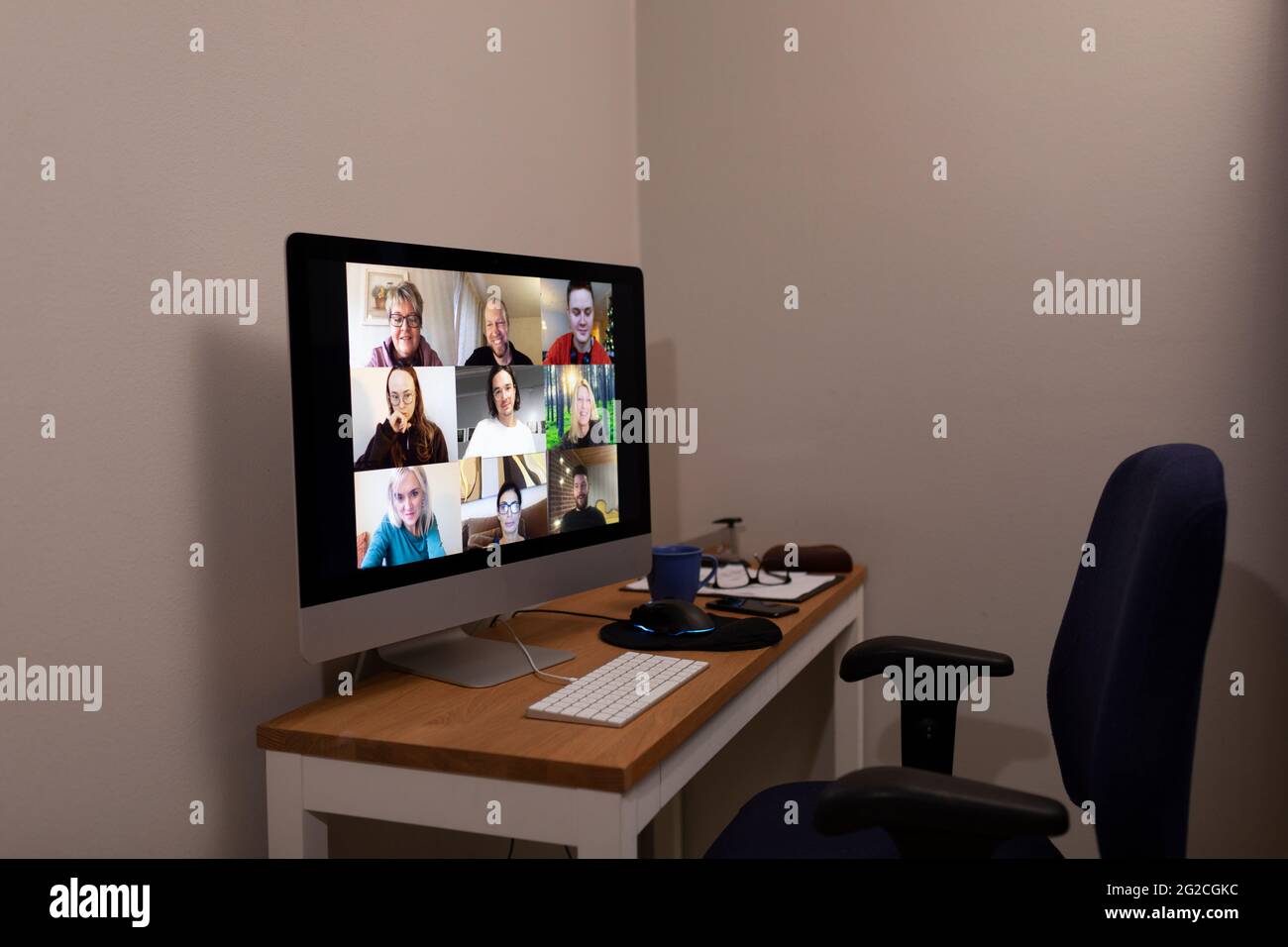 Chat pc hi res stock photography and images Alamy