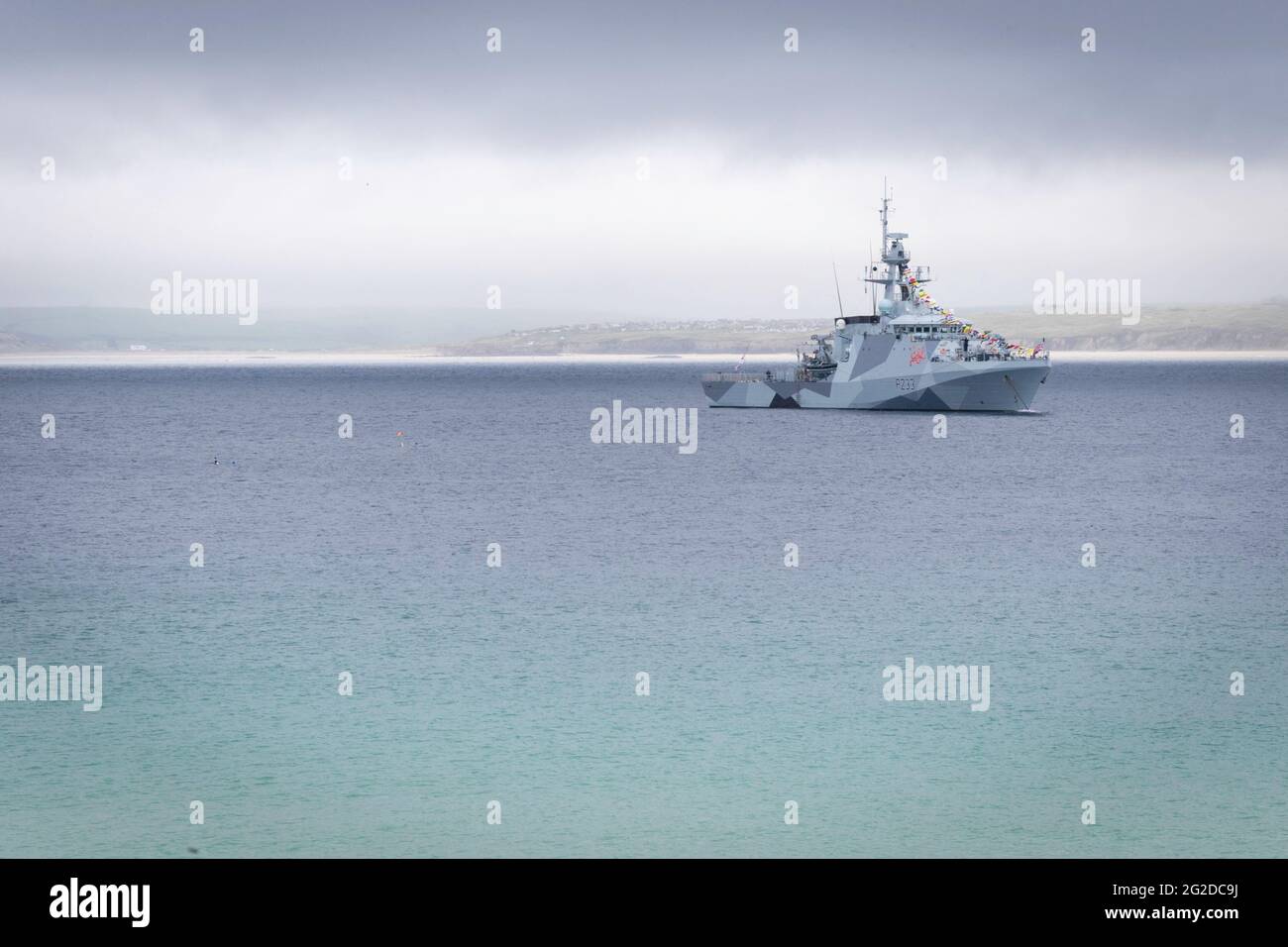 St Ives, UK. 10th June, 2021. A warship is docked off the coast of St Ives for the G7 Summit.The 47th G7 summit is being hosted in Cornwall in the Southwest of England. (Photo by Andy Barton/SOPA Images/Sipa USA) Credit: Sipa USA/Alamy Live News Stock Photo