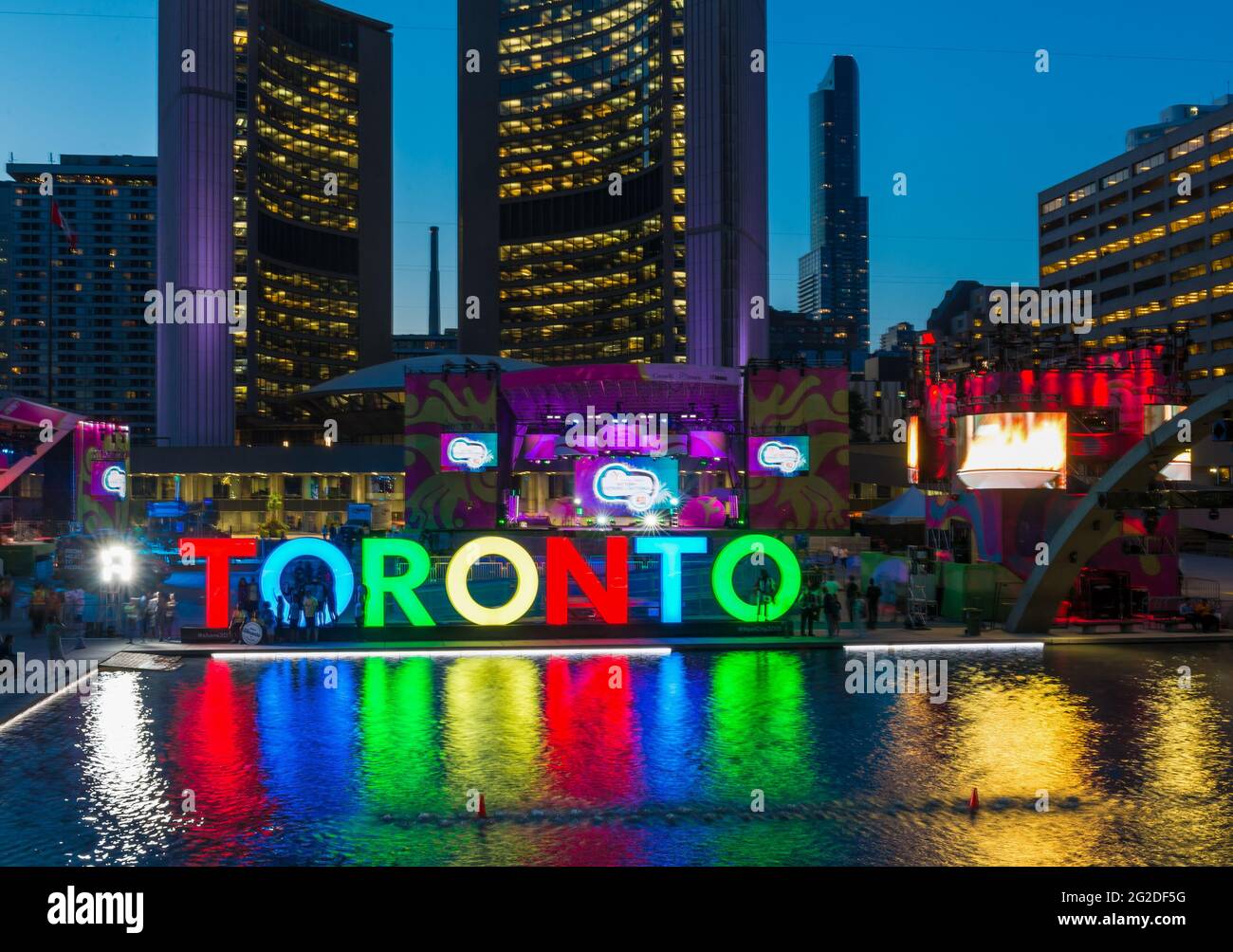Toronto Sign Nathan Phillips Square Night High Resolution Stock Photography And Images Alamy