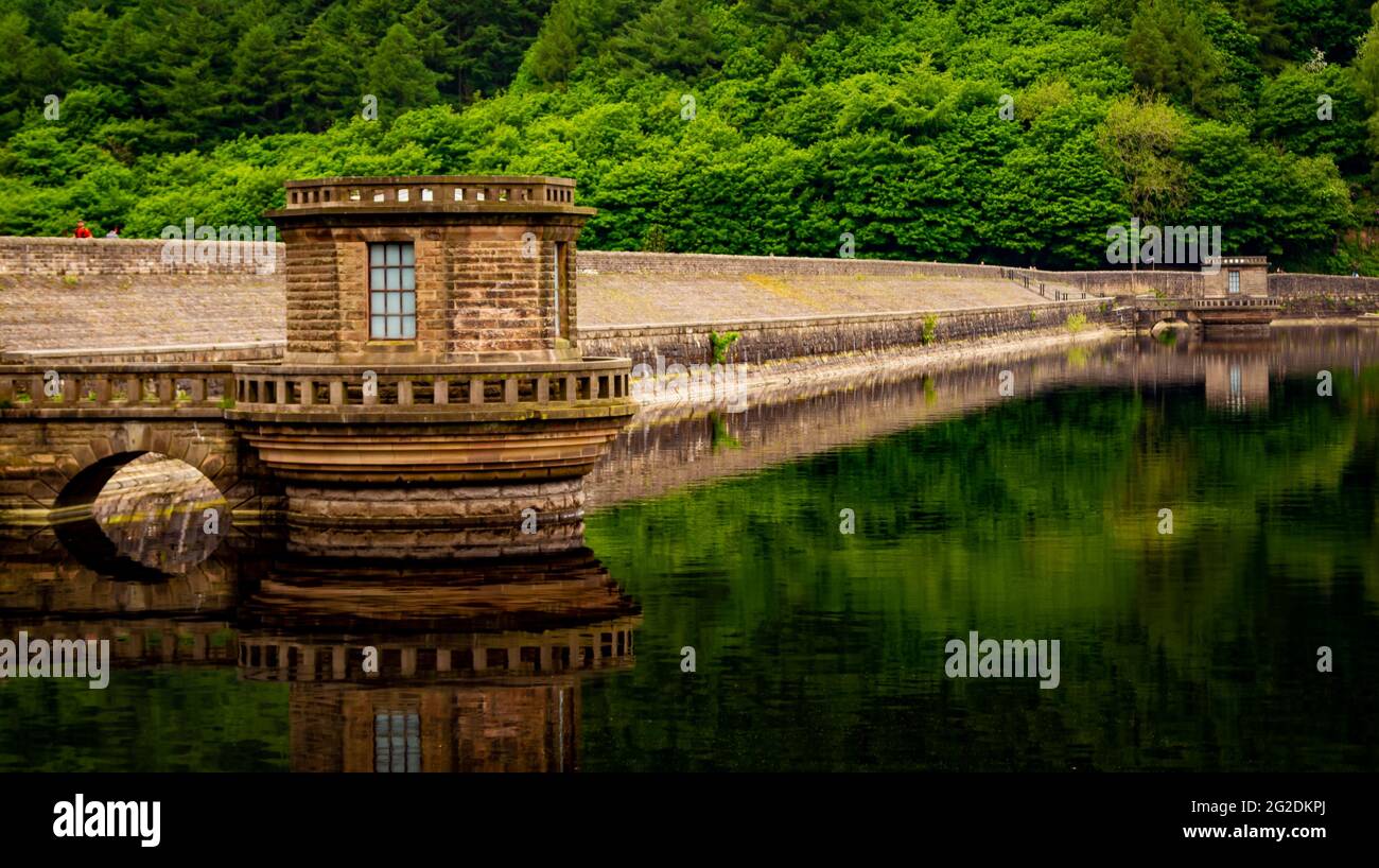 Ladybower reservoir dam Stock Photo