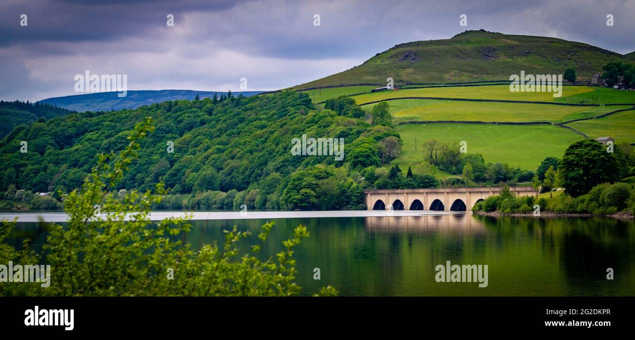 Ladybower reservoir bridge hires stock photography and images Alamy