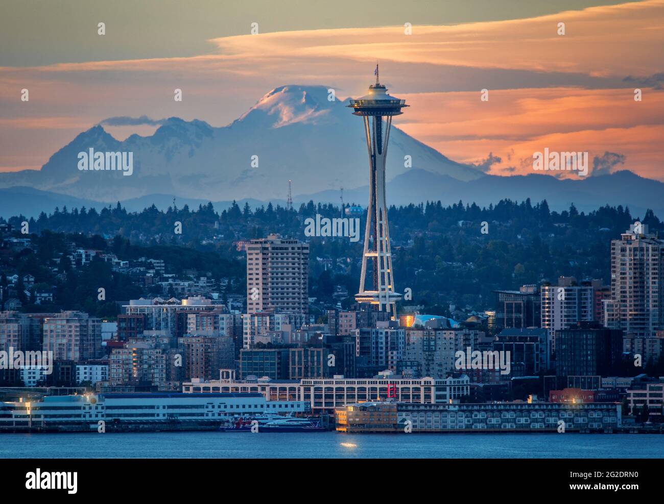Amazing View of Seattle From Far Away with mountain tops on the horizon Stock Photo Alamy