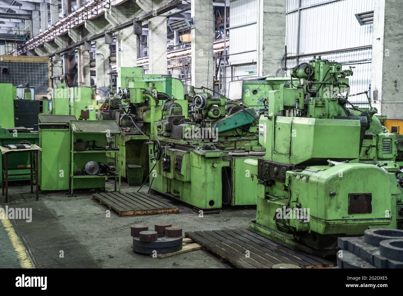 Many machine tools for metalworking in large of plant. Heavy
