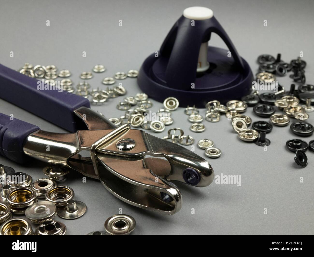 Rivet press hi-res stock photography and images - Alamy