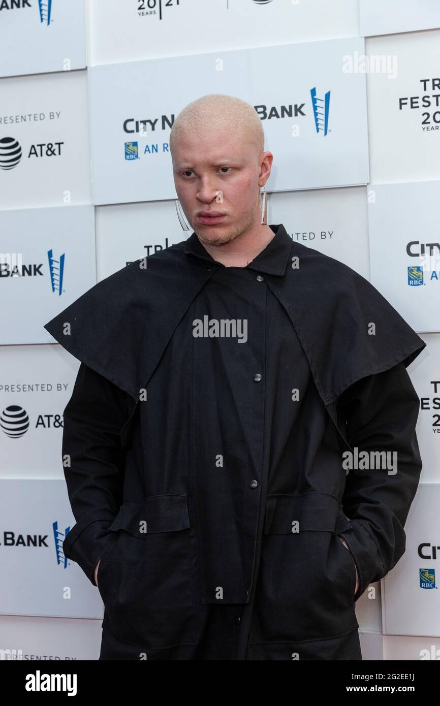 New York, United States. 10th June, 2021. Shaun Ross wearing coat by Vintage Trail Duster and shoes by Cowboy Boot USA poses at The Legend of the Underground premiere at Tribeca Film Festival at Waterfront Plaza, Battery Park City in New York on June 10, 2021. (Photo by Lev Radin/Sipa USA) Credit: Sipa USA/Alamy Live News Stock Photo