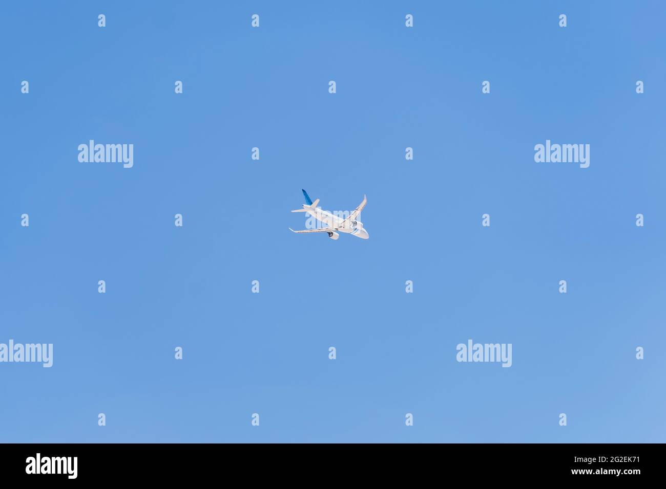 Plane flying sky passenger hi-res stock photography and images - Alamy