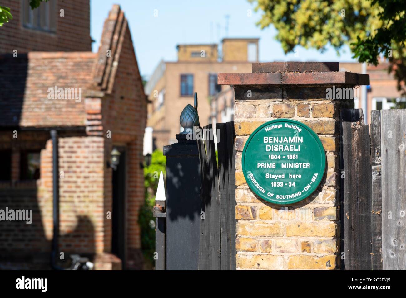 Green plaque denoting that Prime Minister Benjamin Disraeli stayed at Porters Civic House & Mayor's Parlour. Heritage building in Southend on Sea, UK Stock Photo