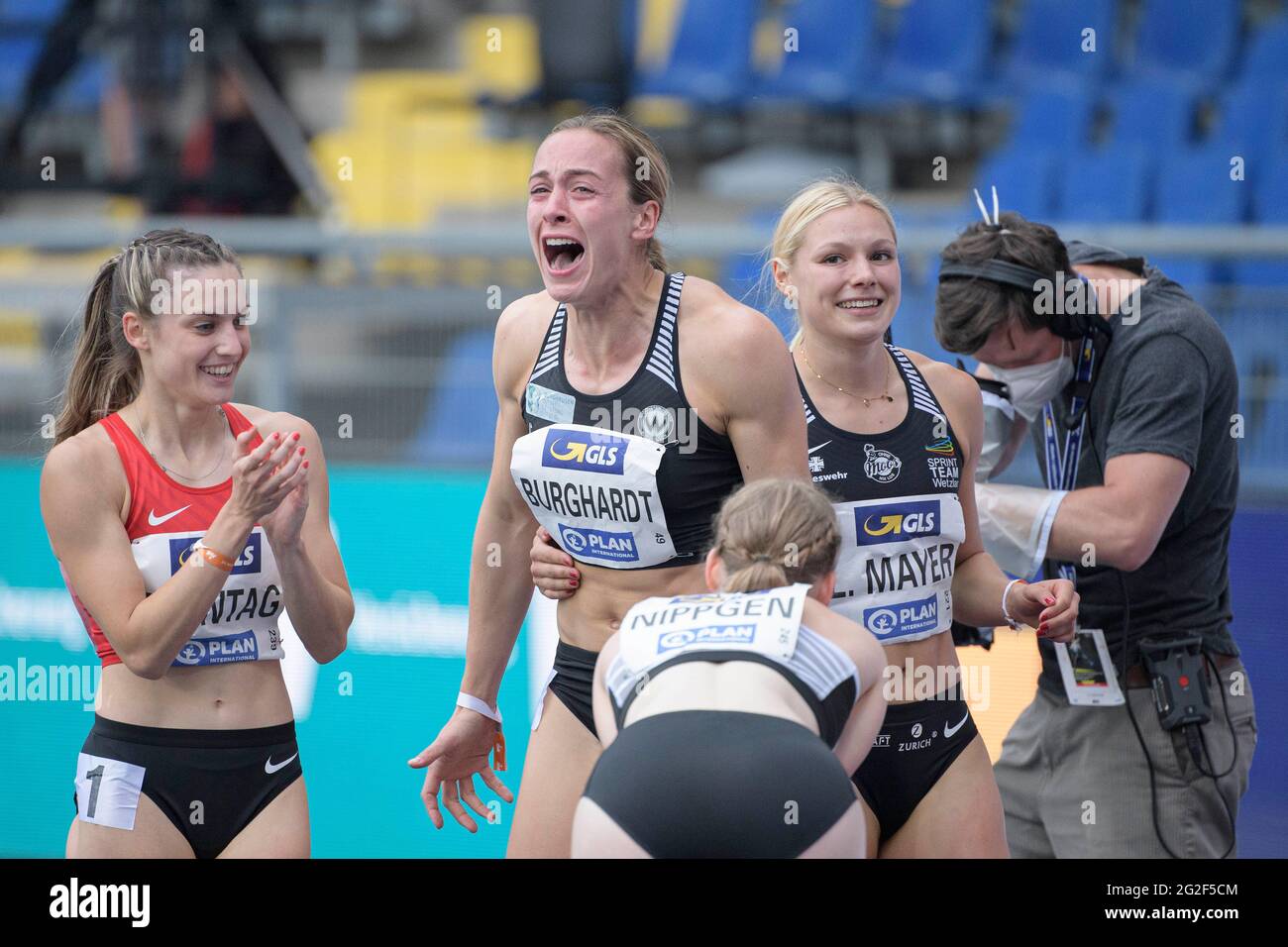 jubilation winner, German champion, Alexandra BURGHARDT (LG Gendorf Burghausen), r. MAYER (2nd place/sprint team Wetzlar), 100 m/100m women final, on 06/05/2021 German Athletics Championships 2021, from 06/04 to 2021. -