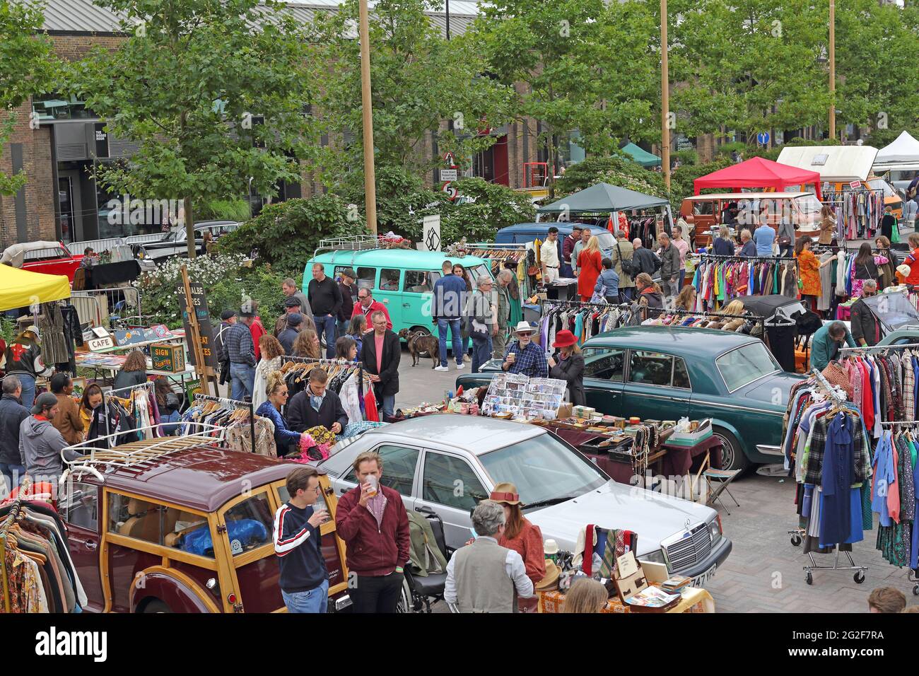 Classic car boot sale hires stock photography and images Alamy