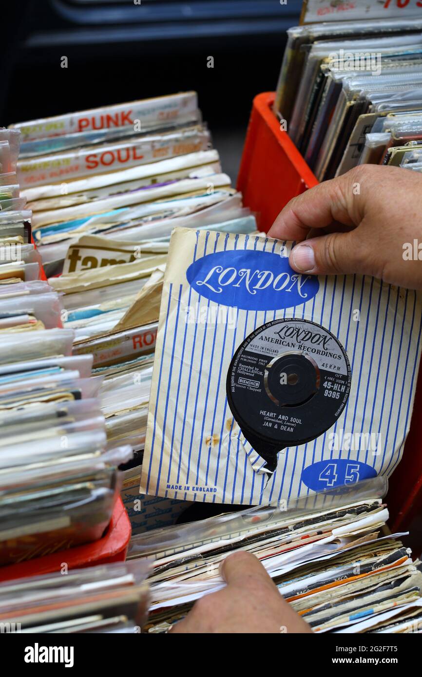 browsing through second hand vinyl records Stock Photo Alamy browsing through second hand vinyl records Stock Photo Alamy
