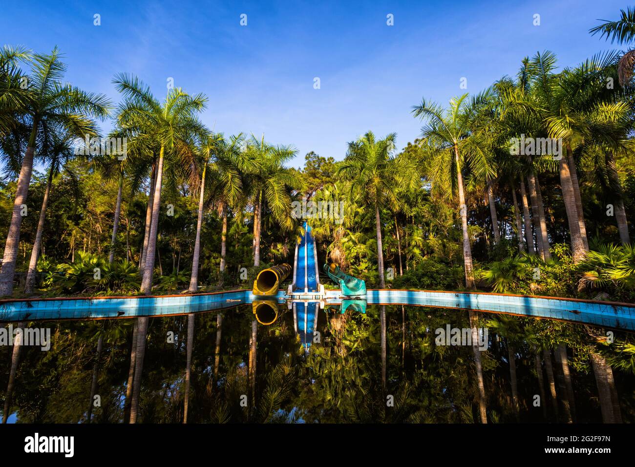 Image Thùy Tiên image beautiful image beautiful image beautiful - Abandoned water park Thuy Tien Lake in Hue, Vietnam. Beautiful ...
