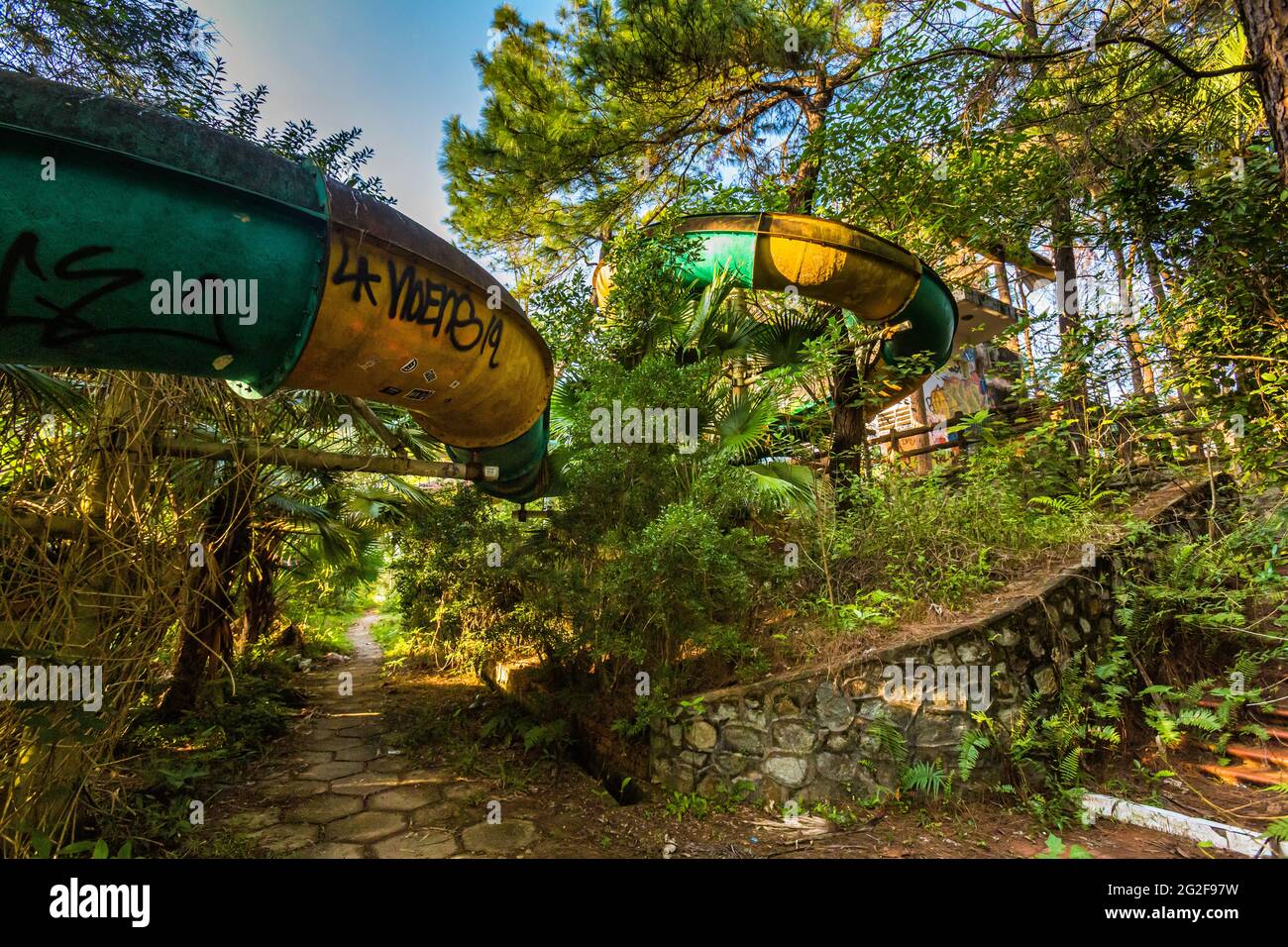 Image Thùy Tiên image beautiful image beautiful image beautiful - Abandoned water park Thuy Tien Lake in Hue, Vietnam. Beautiful ...