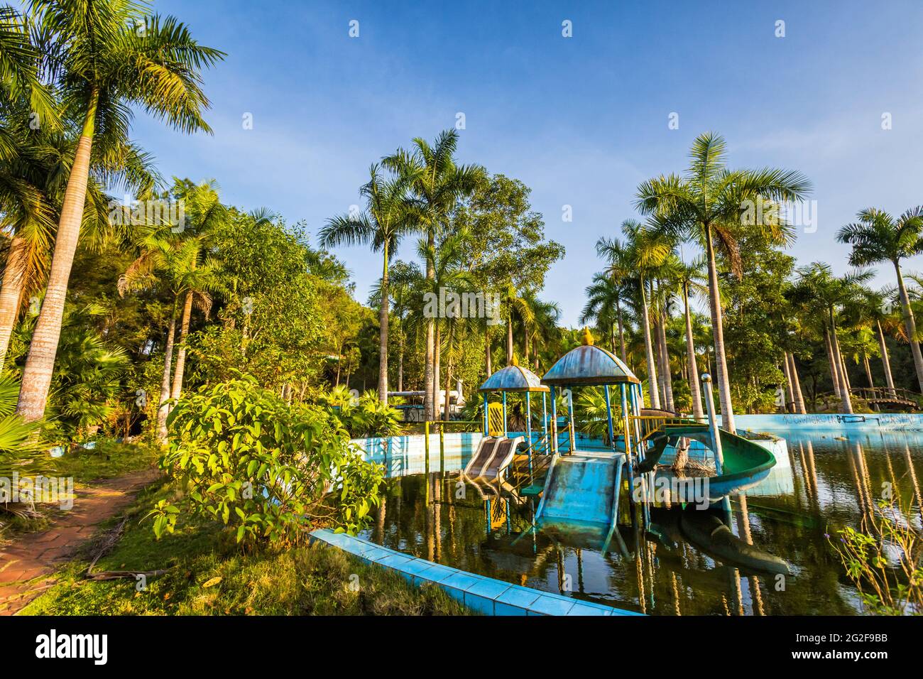 Image Thùy Tiên image beautiful image beautiful image beautiful - Abandoned water park Thuy Tien Lake in Hue, Vietnam. Beautiful ...