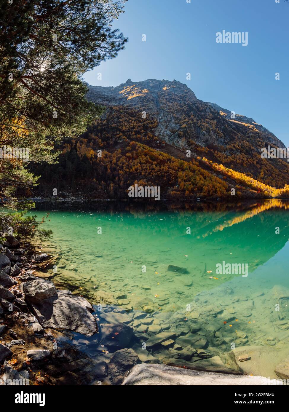 Clear blue lake in mountains hi-res stock photography and images - Alamy