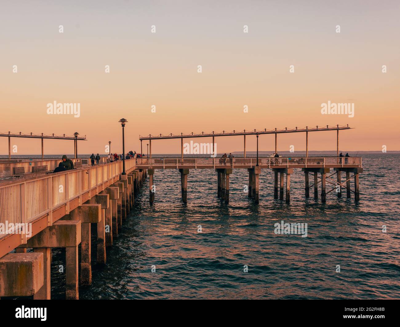 Pier of coney island nyc hi-res stock photography and images - Alamy