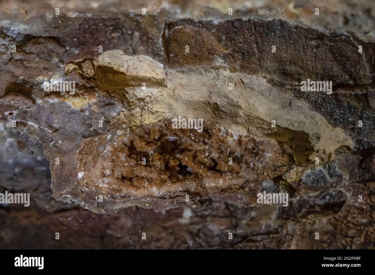 Vug Examples Rocks Vug with crystals of a mineral not identified by the photographer, in ...