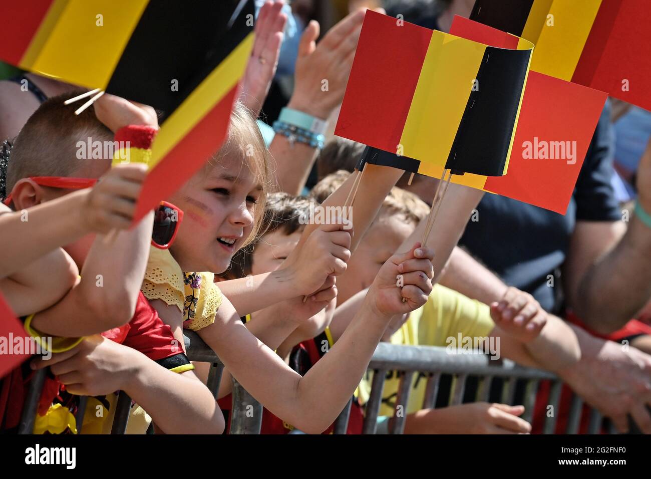 Illustration picture shows children with Belgian flags during the third stage of the Baloise Belgium Tour cycling race, 174,4 km from Gingelom to Sche Stock Photo