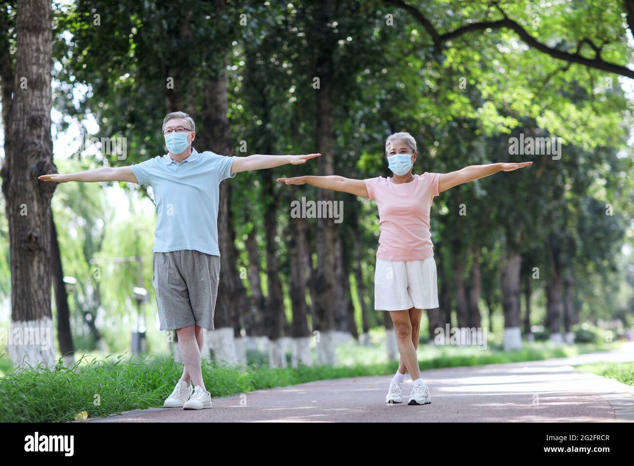 Elderly asian woman wear masks hi-res stock photography and images - Alamy