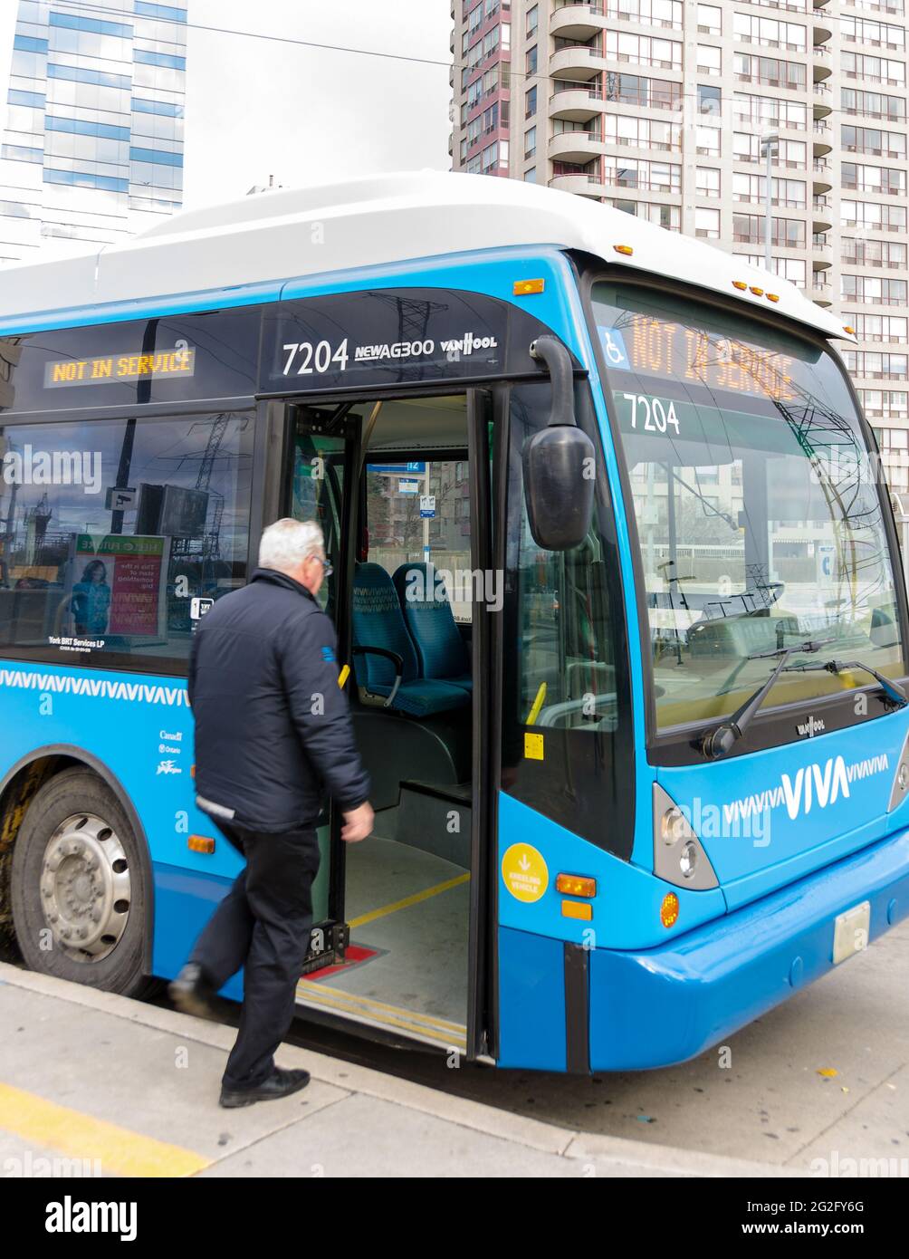 Viva is a bus rapid transit service operating in York Region in ,Ontario. Viva service is integrated with York Region Transit's local bus service to o Stock Photo