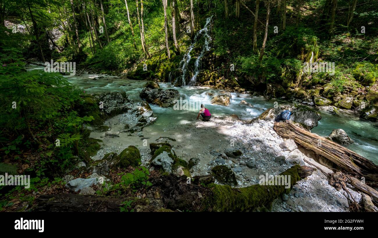 Erfrischung bei der Ramsauer Ache Stock Photo