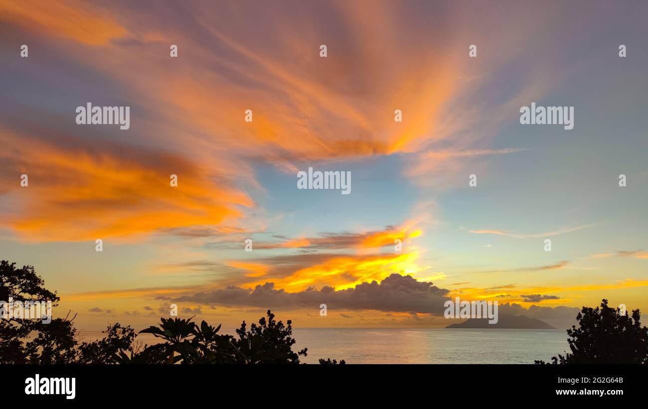 Horizontal rectangular frame hi-res stock photography and images - Alamy