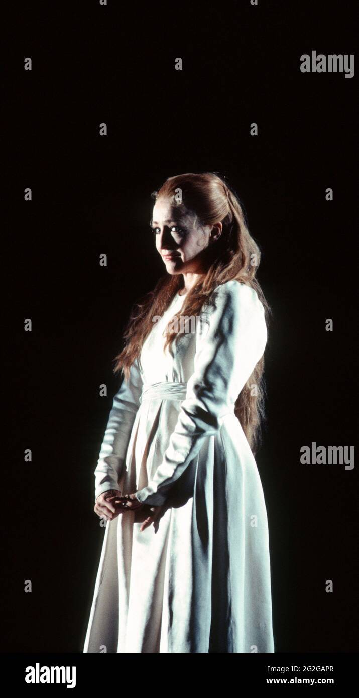 Frederica von Stade (Melisande) in PELLEAS ET MELISANDE by Debussy at The Royal Opera, London WC2  24/03/1993  conductor: Claudio Abbado  design: Yannis Kokkos  lighting: Vanni Vannio  original director: Antoine Vitez  revived by Lorenzo Mariani Stock Photo