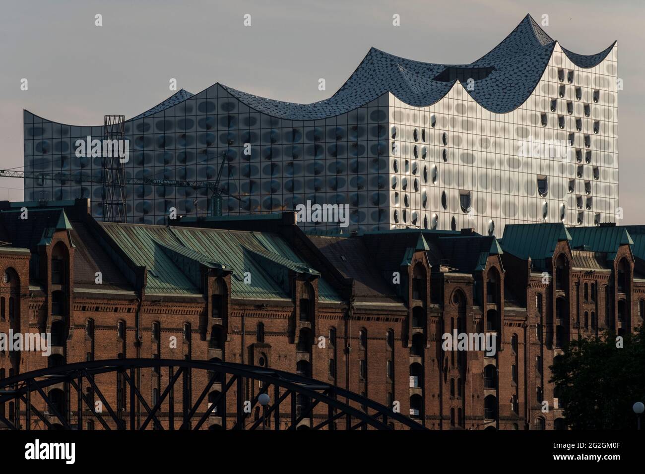 Die Elbphilharmonie, Hamburgs neue architektonische Sehenswürdigkeit am Rand der Speicherstadt. Stock Photo