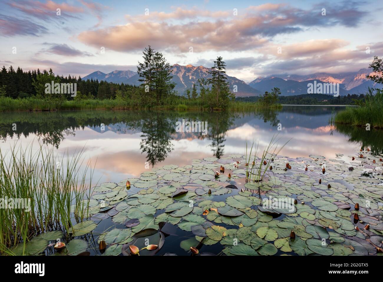 The view over the Barmsee to the KArwendel massif Stock Photo - Alamy