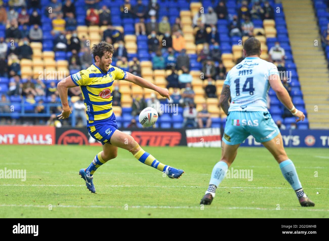 Stefan Ratchford (1) of Warrington Wolves kicks through on the last ...