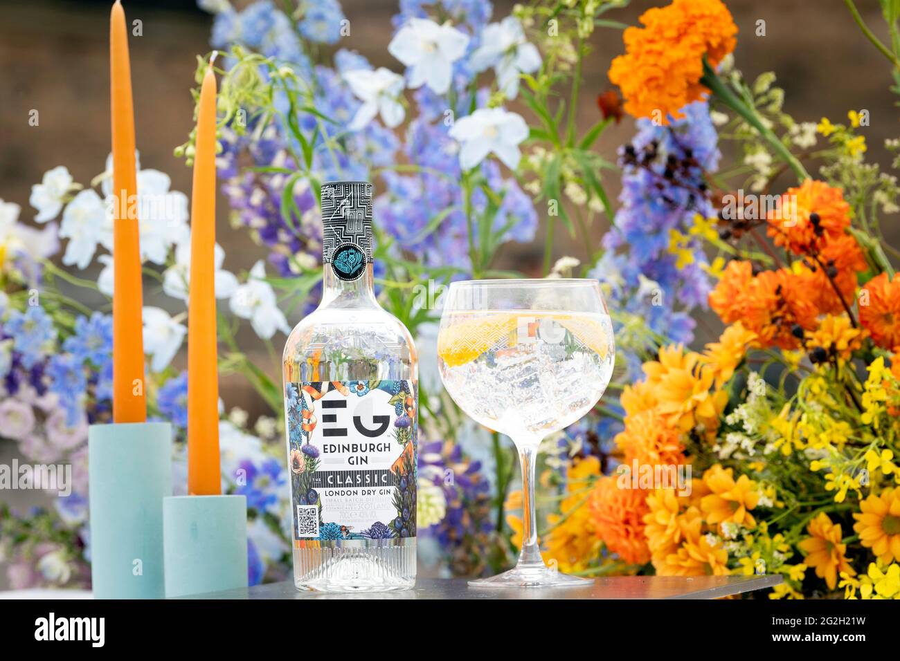 Edinburgh Gin is offering gin fans the opportunity to get the royal treatment with a money-can’t-buy  dining experience with Michelin-star chef Tom Ki Stock Photo